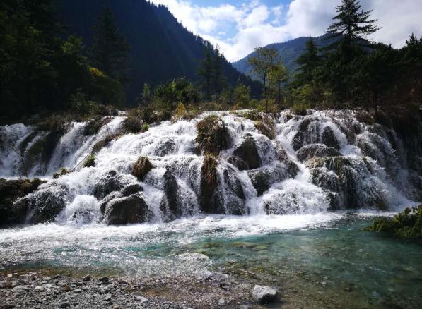 九寨县地震后重建新篇，共筑美好未来